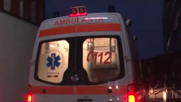 Copil de aproape 2 ani din Dâmboviţa, în stare critică la spital, după ce s-a rănit cu lama unui cuţit