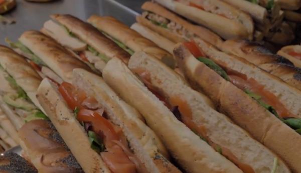 Un român i-a cucerit pe cei mai pretenţioşi gurmanzi din Paris (Video)