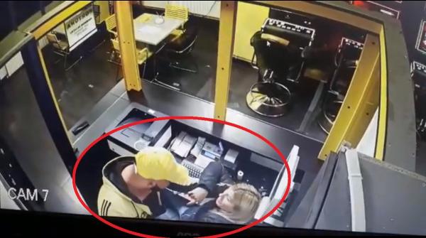 Jaful de la casa de pariuri din Târgu Jiu, filmat de camerele de supraveghere (Video)