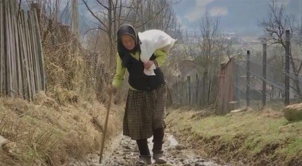 Satul din Maramureș izolat de restul lumii, pentru că nu are drum