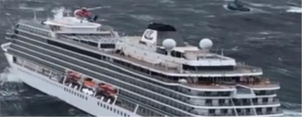 Navă de croazieră, cu 1.300 de oameni la bord, naufragiată în Oceanul Atlantic