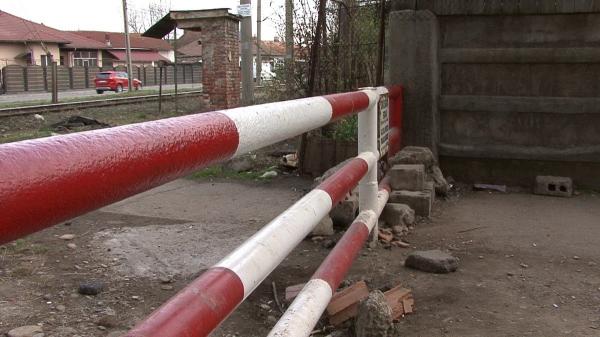 CFR a montat un gard ilegal aproape de Coloana Infinitului
