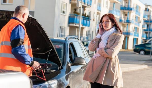 Când facem revizia maşinii? Sfaturi utile pentru şoferiţe