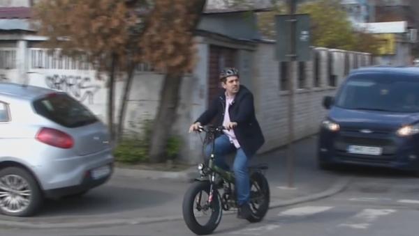 Experiment Observator: mersul la serviciu pe bicicletă îmbrăcat la patru ace