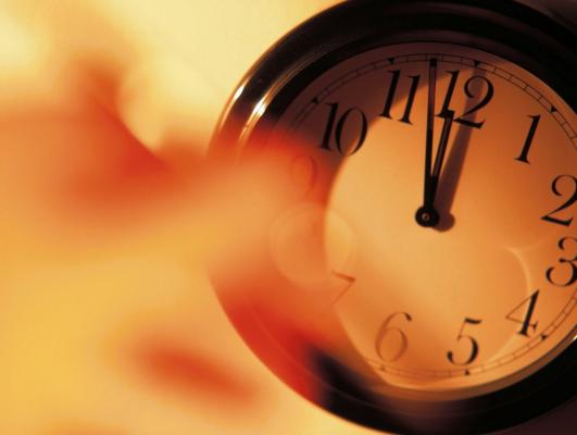 Se schimbă ora. În această noapte dăm ceasul înainte şi vom trece oficial la ora de vară