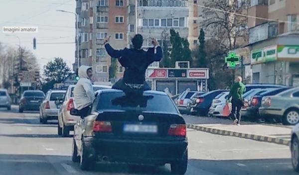 Tinerii urcați pe mașina în mers, în Suceava, riscă doar amendă pentru centura lipsă