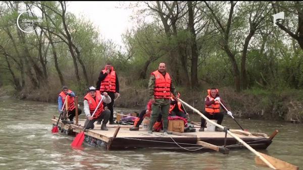 Opt pompieri din Harghita trag un semnal de alarmă asupra poluării apelor cu un protest inedit (Video)