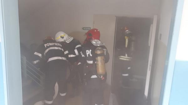Un pacient a fumat pe ascuns în Spitalul din Alba Iulia şi a dat foc clădirii