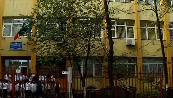 Profesoara înregistrată în timp ce îşi jignea elevii s-a întors la catedră