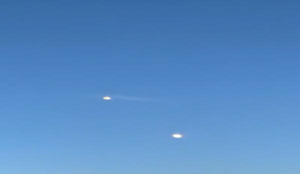 Moment istoric. Trei propulsoare ale rachetei Falcon Heavy SpaceX au aterizat cu succes (Video)