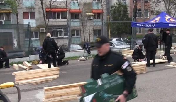 Mai mulţi militari canadieni au muncit ore întregi pentru copiii unui orfelinat din Constanţa