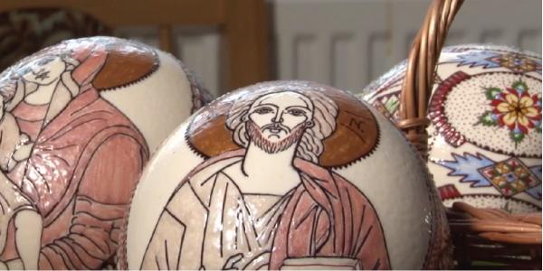 Un ou de Paște ilustrat artistic poate să coste şi câteva sute de lei