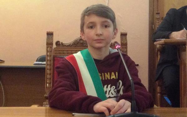 Un copil român de 12 ani, ales primar junior într-o localitate din Italia