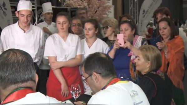 Peste 40 de elevi de liceu, concurs gastronomic la Sibiu