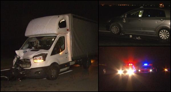 Doi morți și un rănit, după un accident grav la Bănești. O dubă a spulberat două mașini
