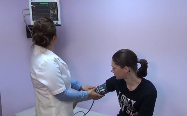 Tot mai mulţi medici au ales să îşi dedice meseria oamenilor de la ţară şi să profeseze la sate (Video)