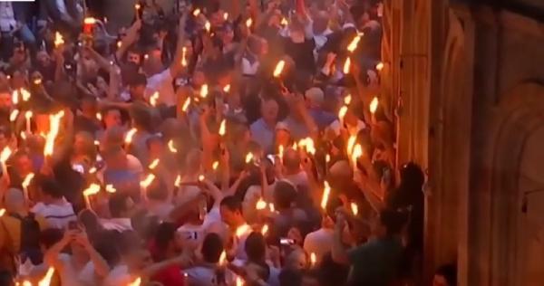 Creştinii ortodocşii din întreaga lume sărbătoresc azi Învierea Domnului (Video)