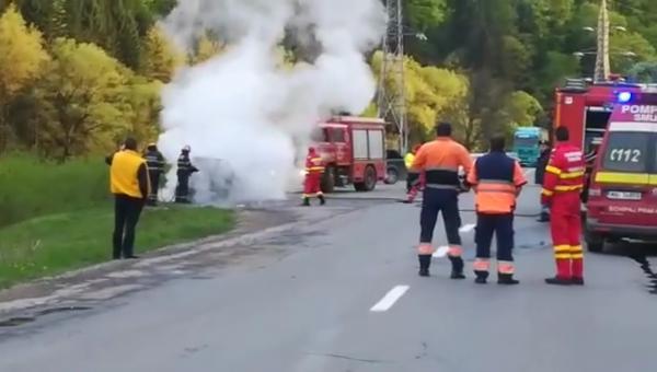 Incendiu la o mașină la Straja, în Județul Neamț