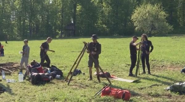 Cercetașii României, copiii antrenați să se descurce singuri în natură