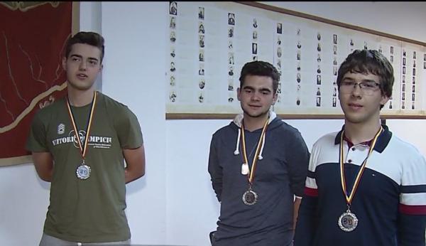 Cei mai buni matematicieni din România au venit acasă cu alte şase trofee (Video)
