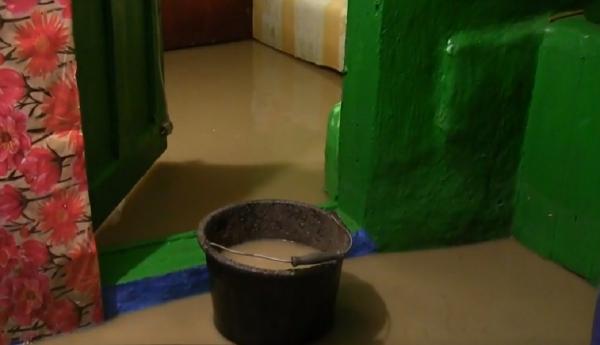 Peste 40 de gospodării au fost inundate în Băceşti şi Todireşti, în urma furtunilor