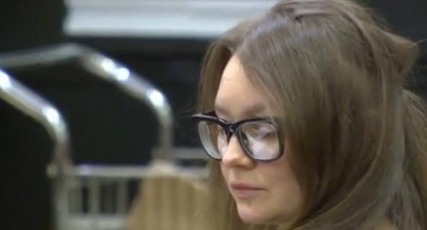 O tânără care s-a scăldat în lux şi a pretins că este milionară a fost condamnată la 12 ani de închisoare