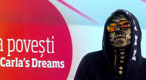La povești cu Carla's Dreams. Ce se ascunde în spatele chipului pictat