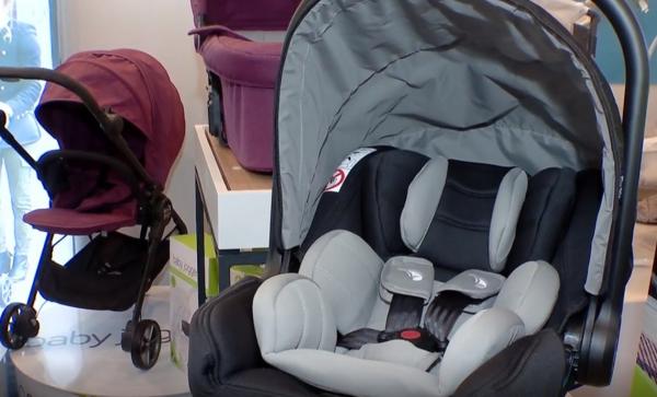 Salon dedicat mamei şi copilului, la Sala Polivalentă din București