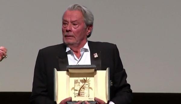 Legendarul actor Alain Delon, omagiat la Cannes, cu premiul special Palme d'Or pentru întreaga sa carieră
