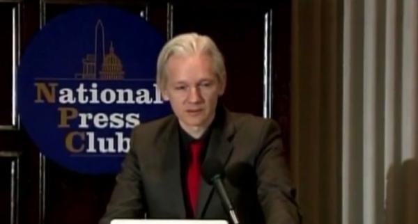 Statele Unite au anunţat 17 noi capete de acuzare pentru fondatorul Wikileaks (Video)
