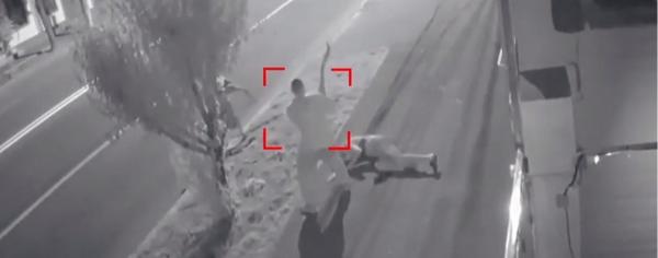 Bărbaţii care au ucis un gălăţean în stradă sunt încă liberi