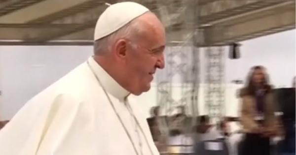 Vizita Papei în Bucureşti închide şcolile şi schimbă Codul Rutier