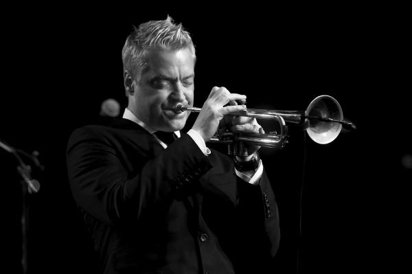 Renumitul trompetist Chris Botti va avea primul show în România (Video)