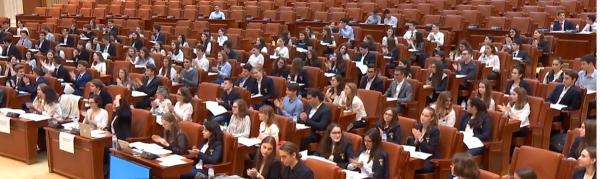 160 de copii au intrat, pentru o zi, în pielea deputaţilor (Video)