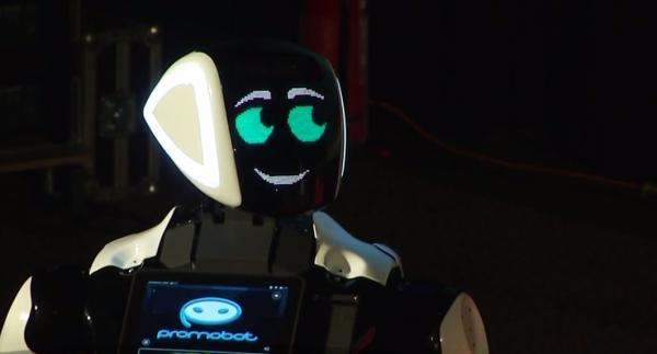 Robotul Escu a făcut senzație la Festivalul Upgrade 100