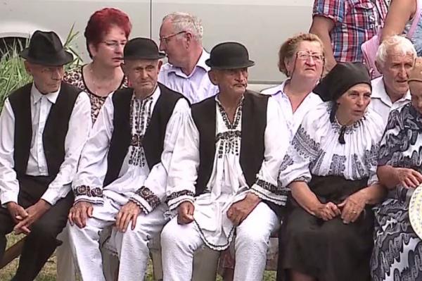 A doua zi de Rusalii, prilej de întoarcere la tradiții (Video)