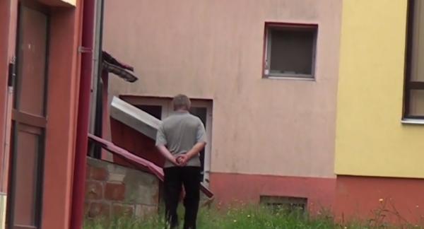 Un profesor de religie din Alba este acuzat că a lăsat însărcinată o elevă (Video)
