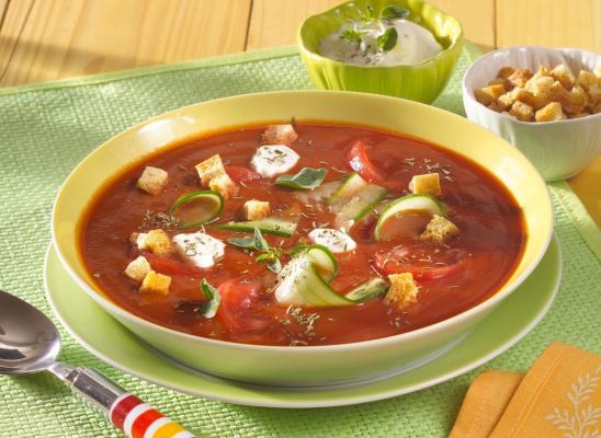 O supă rece pentru zilele fierbinţi de vară. Care sunt ingredientele (Video)