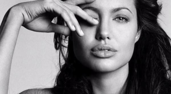 Angelina Jolie are un nou job. Actriţa a devenit editor colaborator al publicaţiei Time