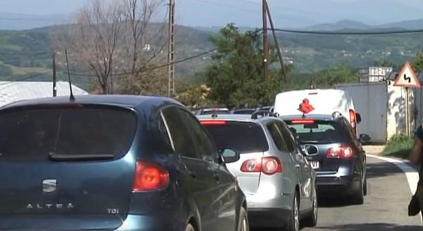 În lipsa unei autostrăzi care să lege Piteştiul de Sibiu, Valea Oltului devine o vale a plângerii pentru şoferi (Video)