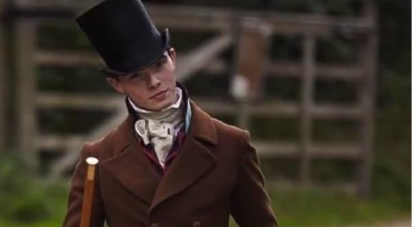 Un tânăr din Marea Britanie poartă zilnic haine ca acum 200 de ani