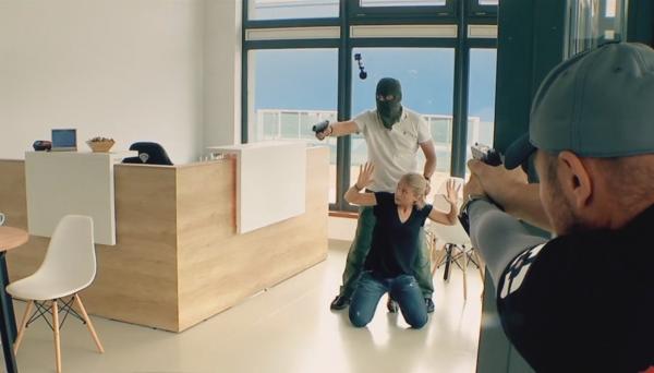 Cum reacționezi în cazul unei luări de ostatici. Recomandările experților