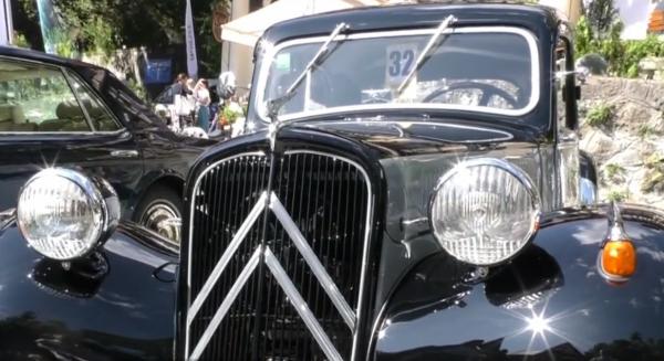 Mașini vechi de zeci de ani, la Concursul de Eleganţă Sinaia 2019