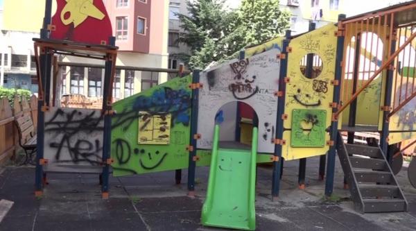 Locurile de joacă din Deva s-au transformat în capcane pentru copii (Video)