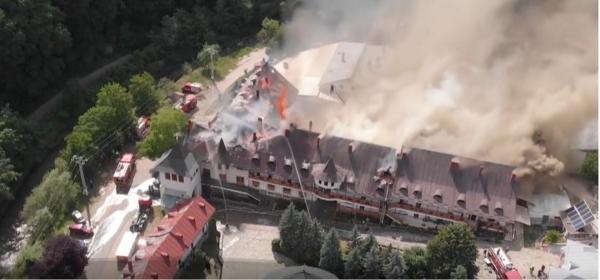 Acoperişul Mănăstirii Rămeţ, distrus de un incendiu