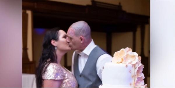 Atacat cu acid de fosta iubită, s-a însurat cu femeia care a avut grijă de el