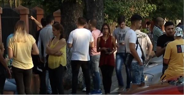 Mii de absolvenţi de liceu se înscriu la universităţi unde nu se cere Bac-ul