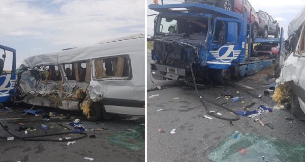 Imagini dramatice de la accidentul în lanţ din Olt. Un microbuz cu pasageri, un TIR şi alte 4 maşini s-au izbit