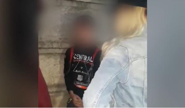 Copilul din Cugir, lovit și terorizat de elevi bătăuși, obligat să plătească  taxă de protecţie în euro (Video)