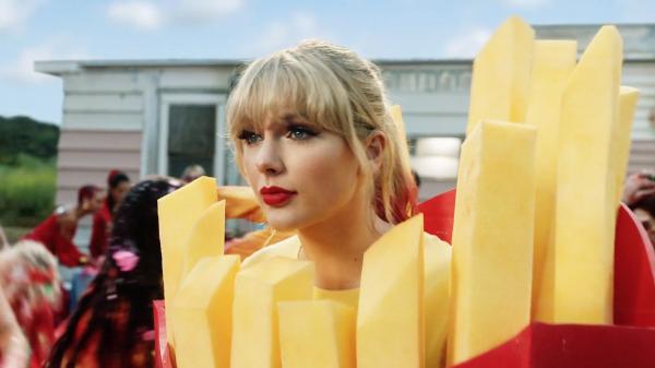 Taylor Swift, cea mai bine plătită celebritate din lume